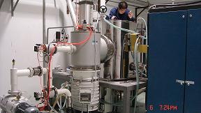 真空定向凝(ning)固提純爐